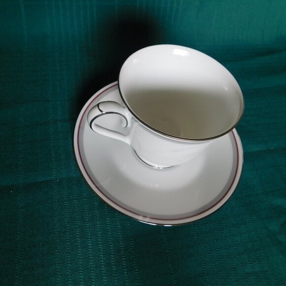 Noritake Malverne 3501 (1983) cup and saucer near mint condition - Picture 4 of 9